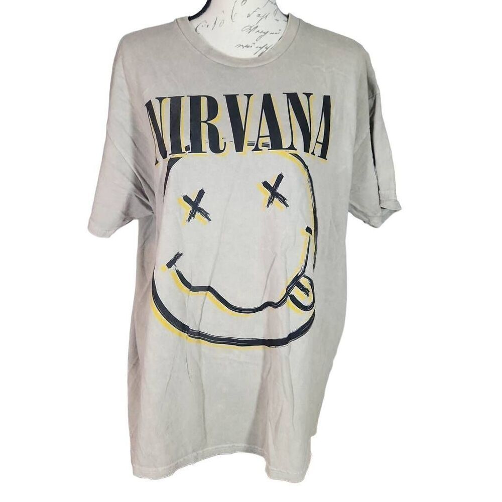 Nirvana Unisex Size Large Tan Black Yellow  Smiley Face Short Sleeve T-shirt